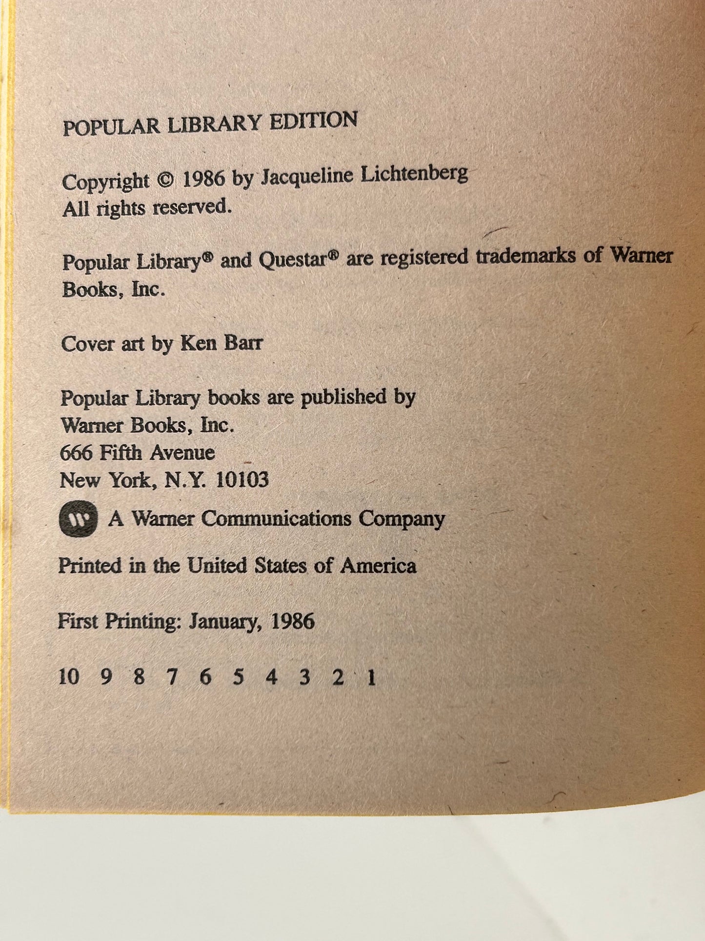 Outreach QUESTAR/POPULAR Paperback Jacqueline Lichtenberg SF04