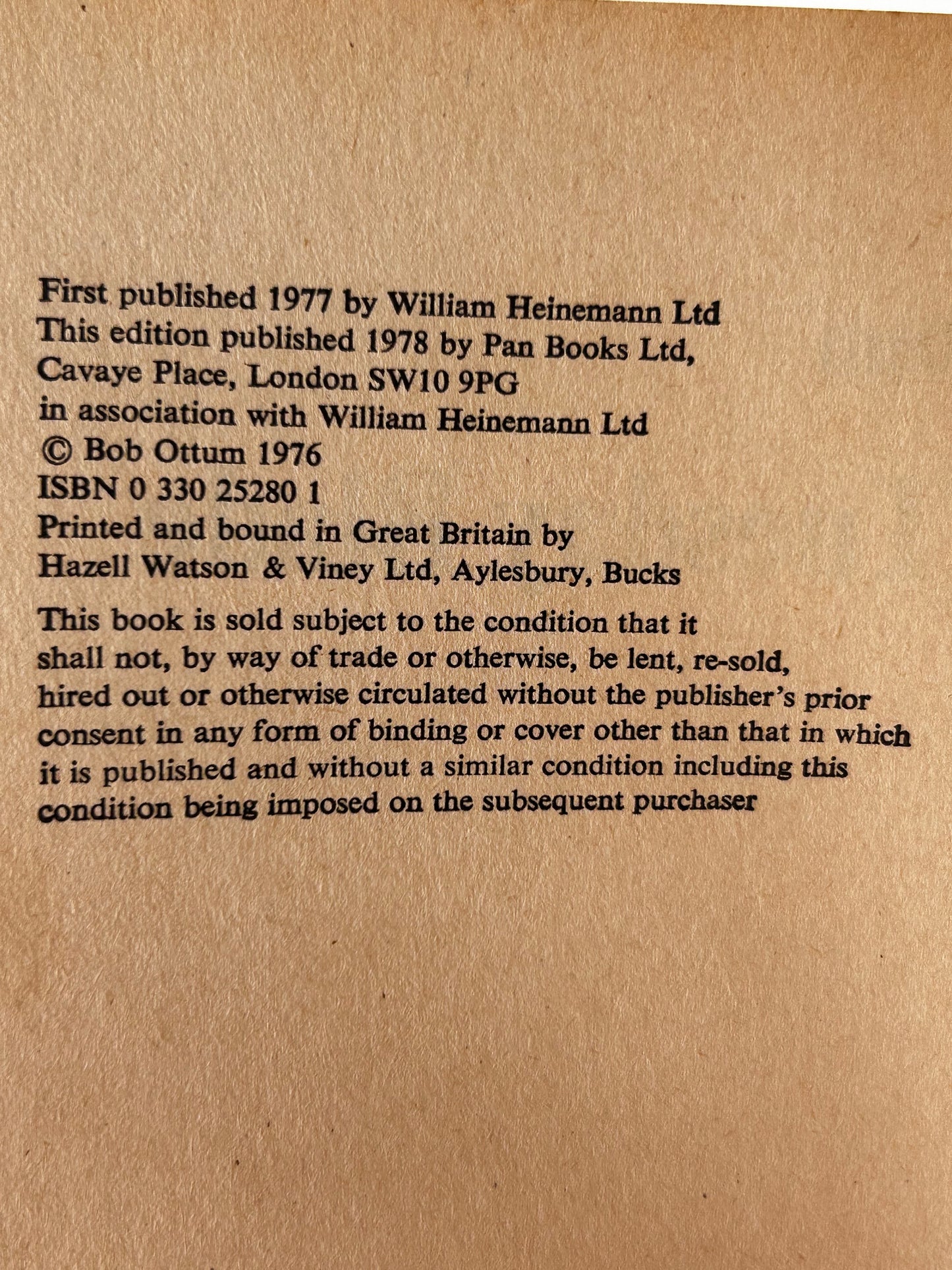 Tuesday Blade PAN Paperback Bob Ottum HS4