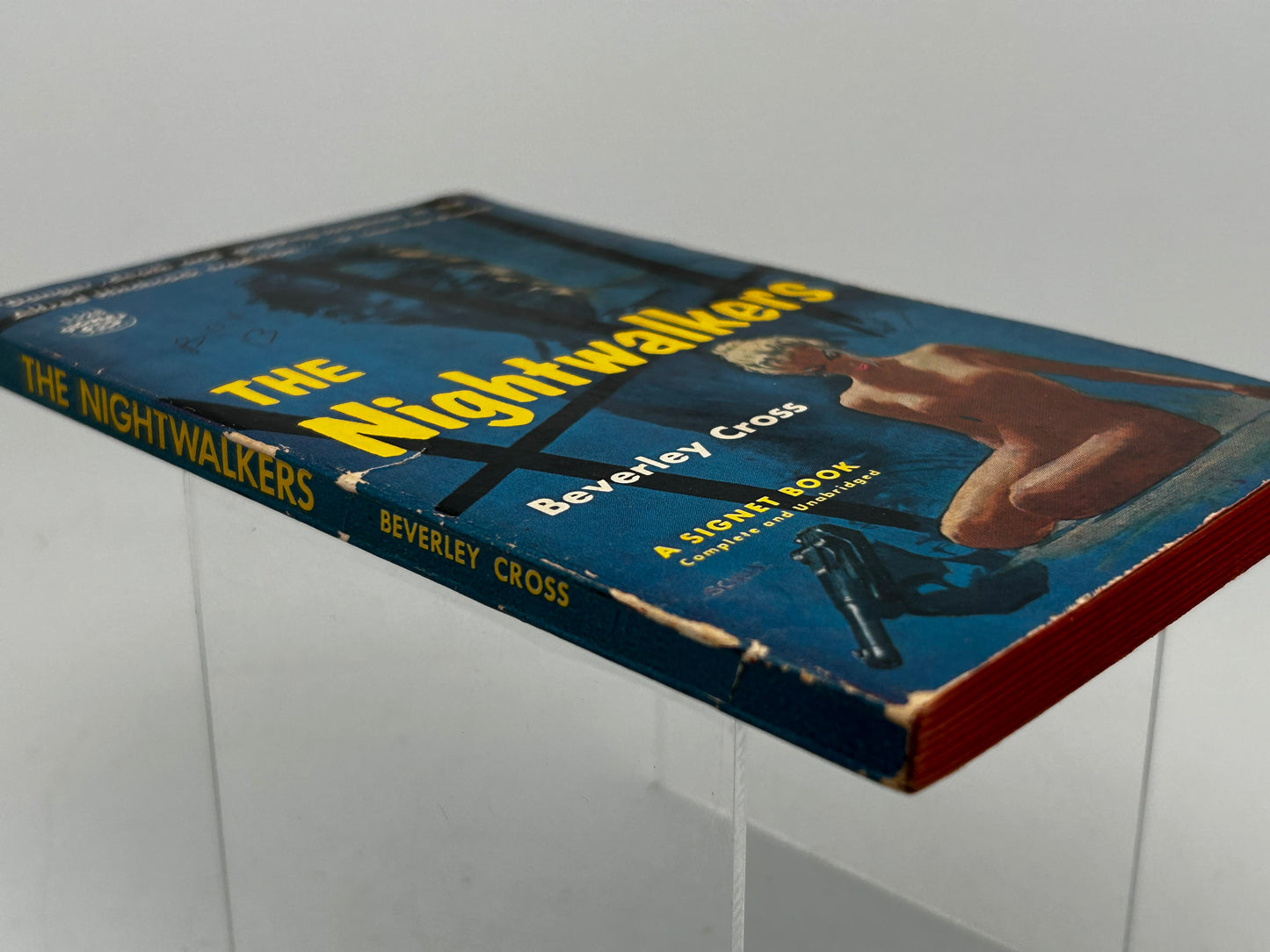 Nightwalkers SIGNET Paperback Beverley Cross SF06