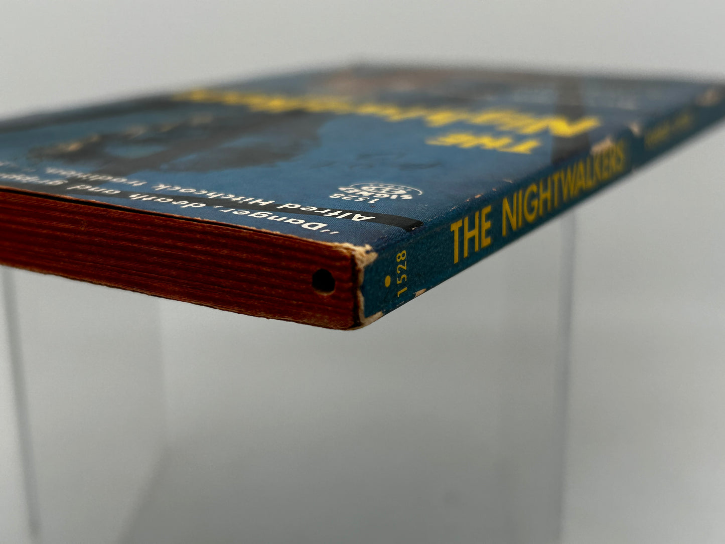 Nightwalkers SIGNET Paperback Beverley Cross SF06