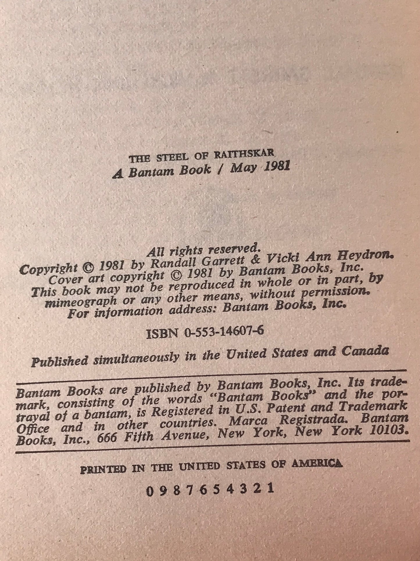 Steel of Raithskar BANTAM Paperback Randall Garrett Vicki Ann Heydron SF01
