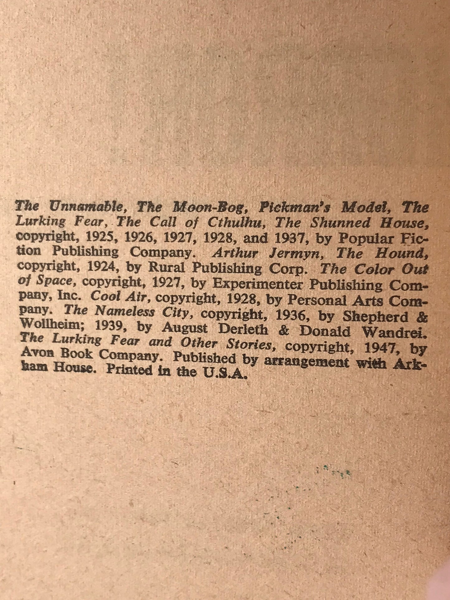 Cry Horror! AVON Paperback H.P. Lovecraft H01