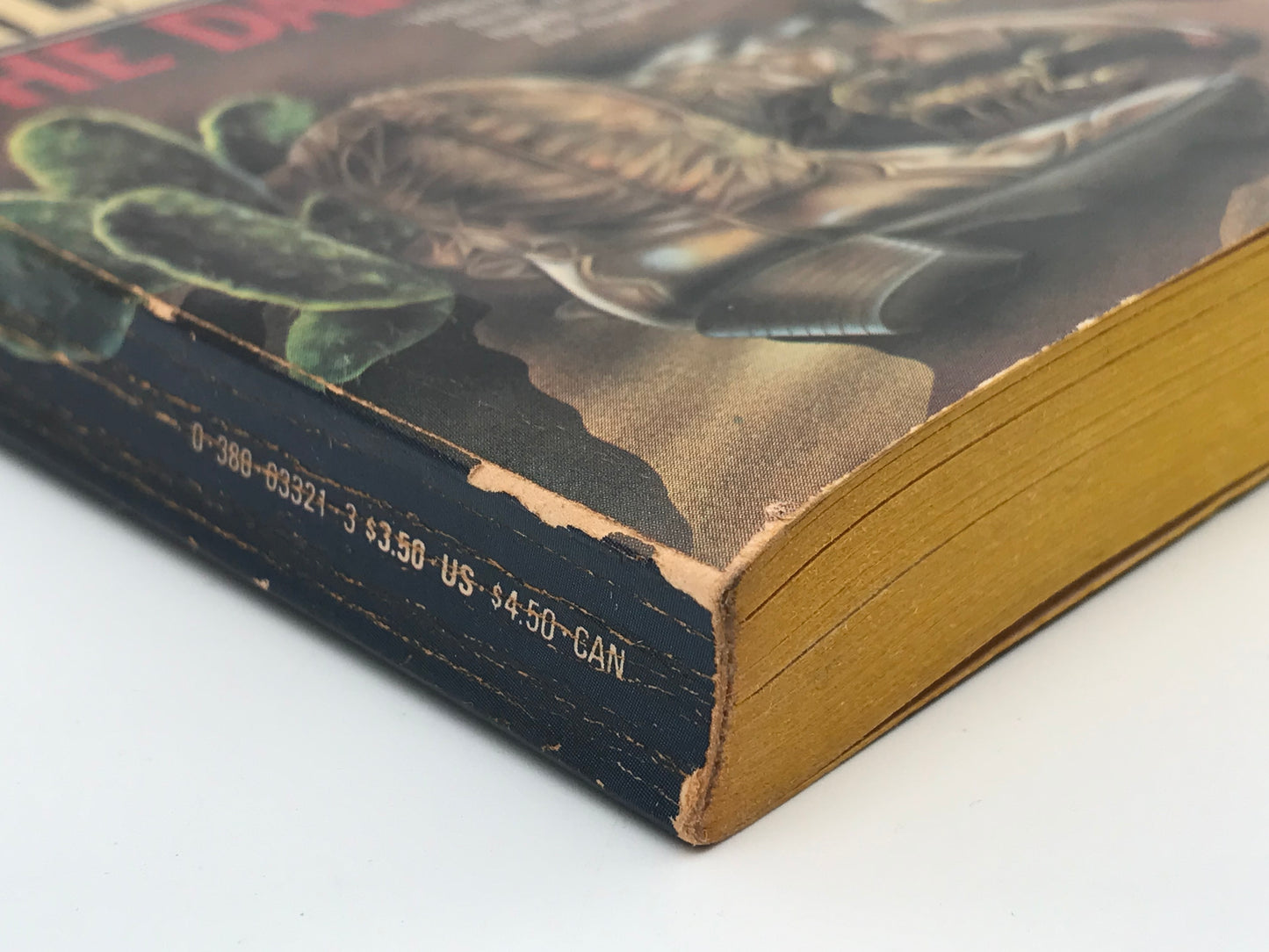 Dark Wind AVON Paperback Tony Hillerman H01