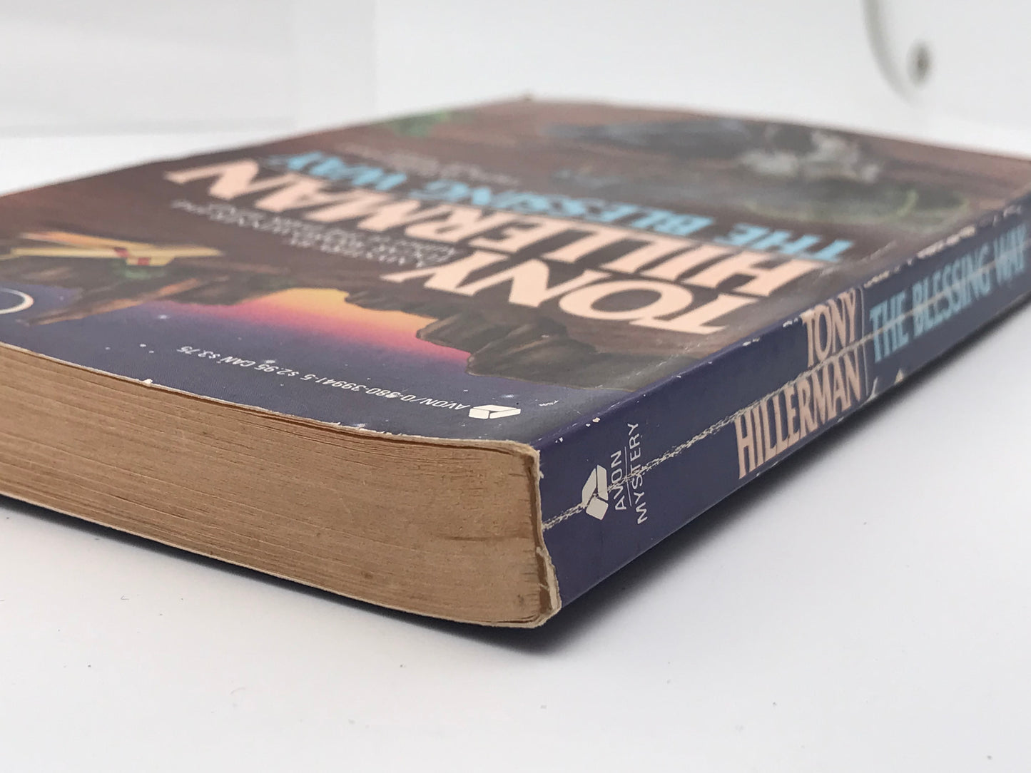 Blessing Way AVON Paperback Tony Hillerman H01