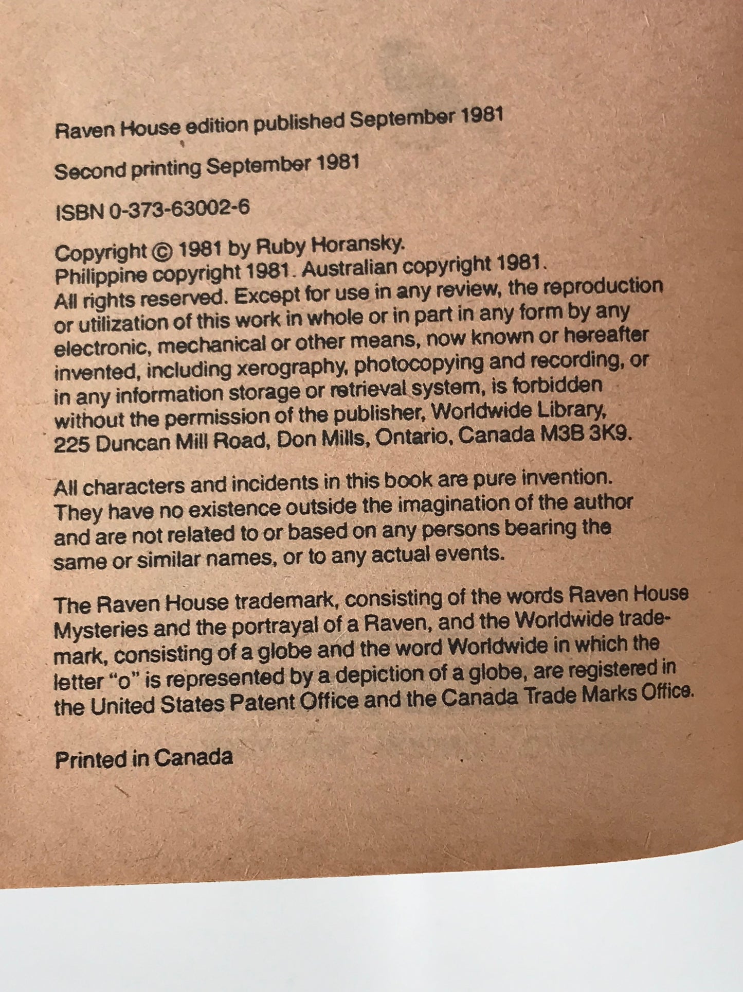 Danger On Cue RAVEN HOUSE Paperback Rebecca Holland CW01