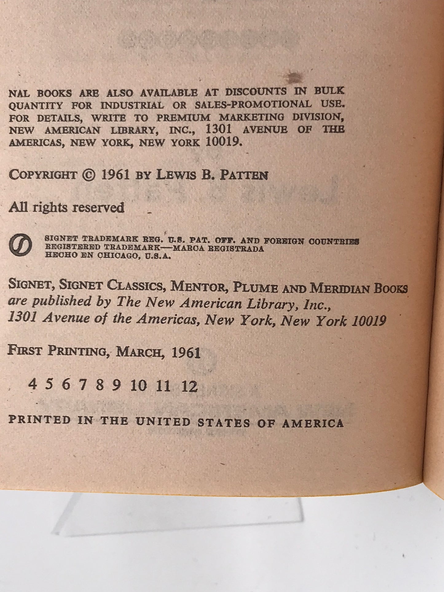 Law Of The Gun SIGNET Paperback Lewis B. Patten CW01