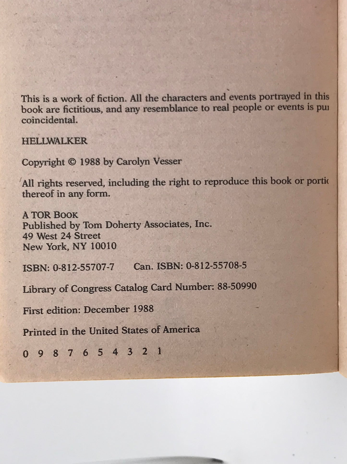 Hellwalker TOR Paperback Carolyn Vesser SF05