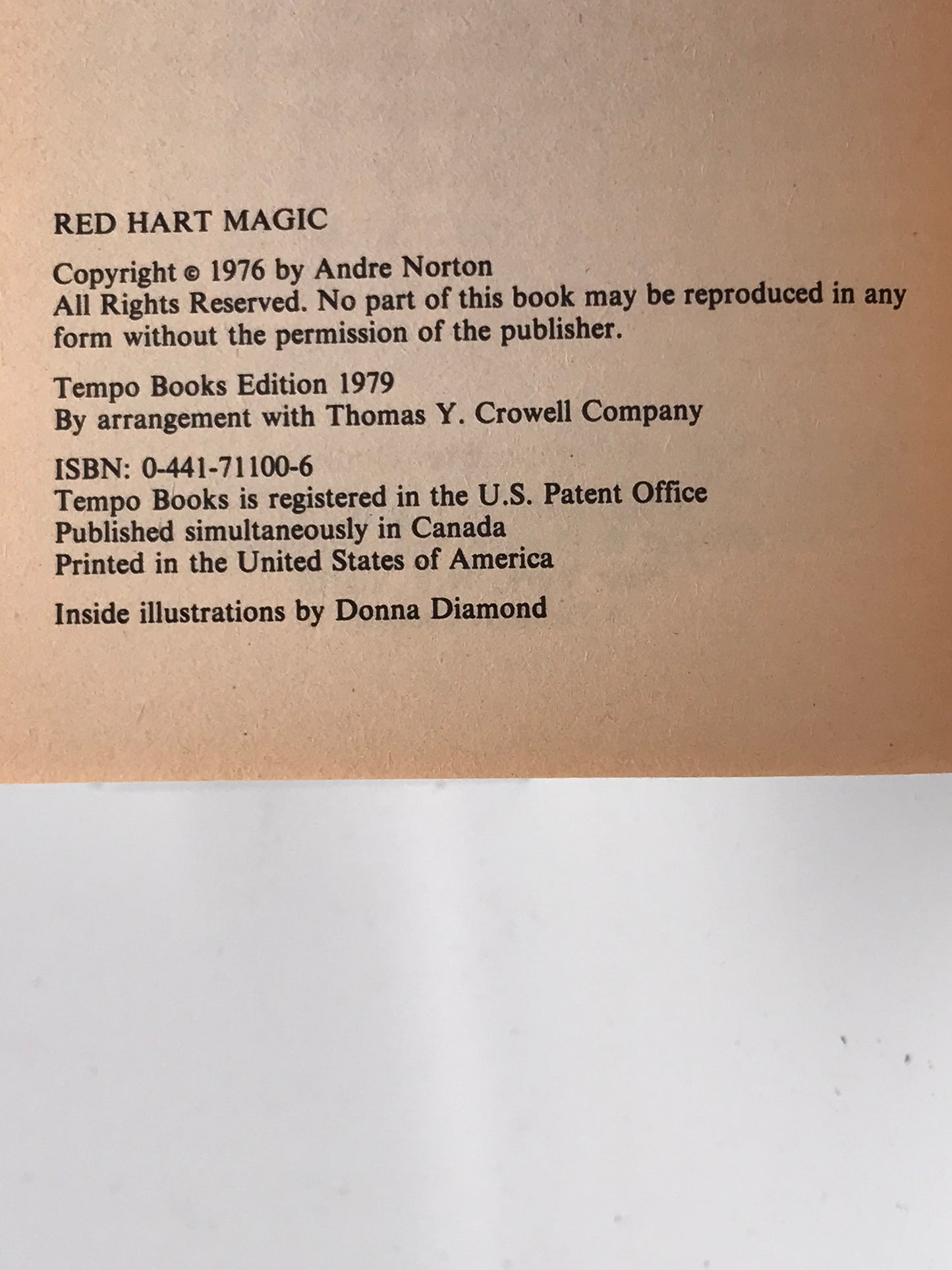 Red Hart Magic TEMPO Paperback Andre Norton SF02